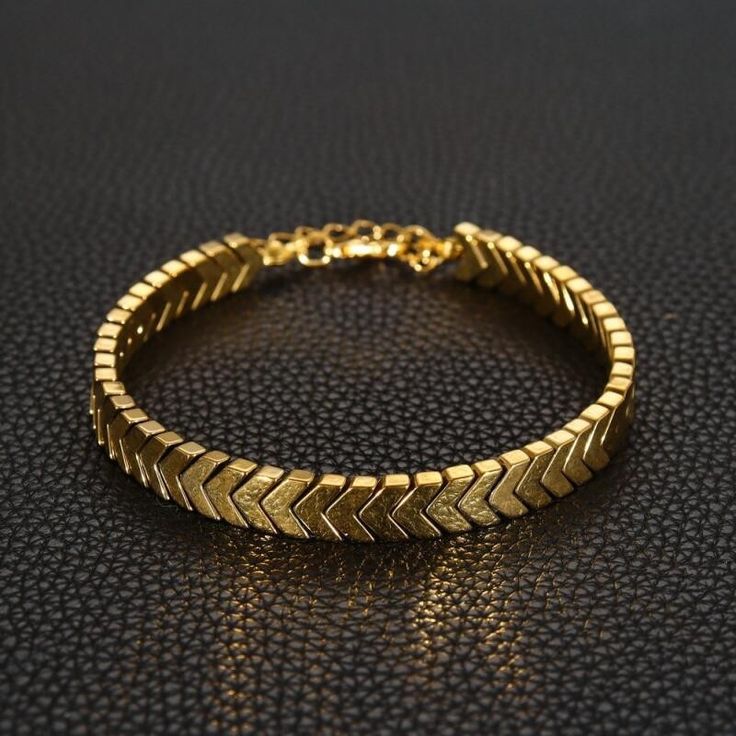 Arrowhead Pattern Chain Bracelet